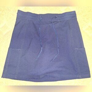 Riders by Lee on the go ladies size 10 skorts with adjustable strap.